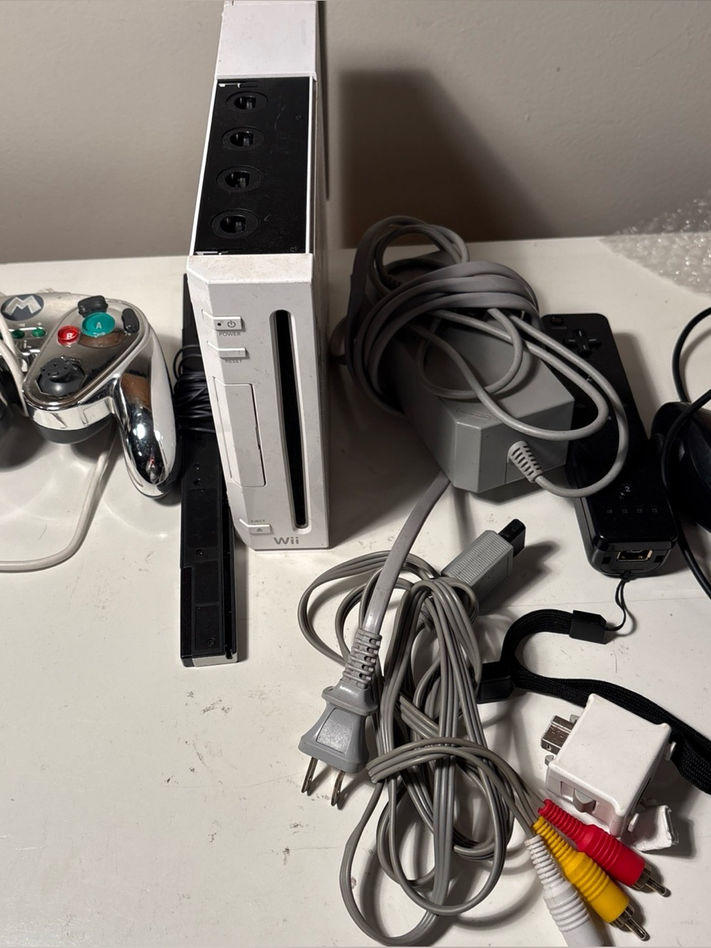Nintendo Wii Console Gaming System RVL-001 White